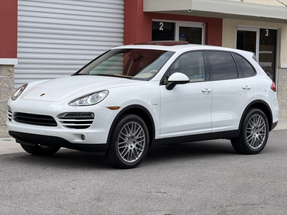 2014 Porsche 958 Cayenne Diesel - Image 2 of 31
