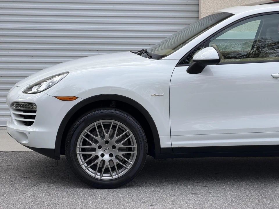 2014 Porsche 958 Cayenne Diesel - Image 30 of 31