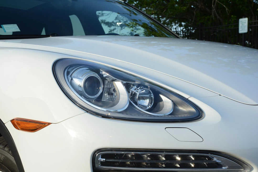 2014 Porsche 958 Cayenne Diesel - Image 14 of 31