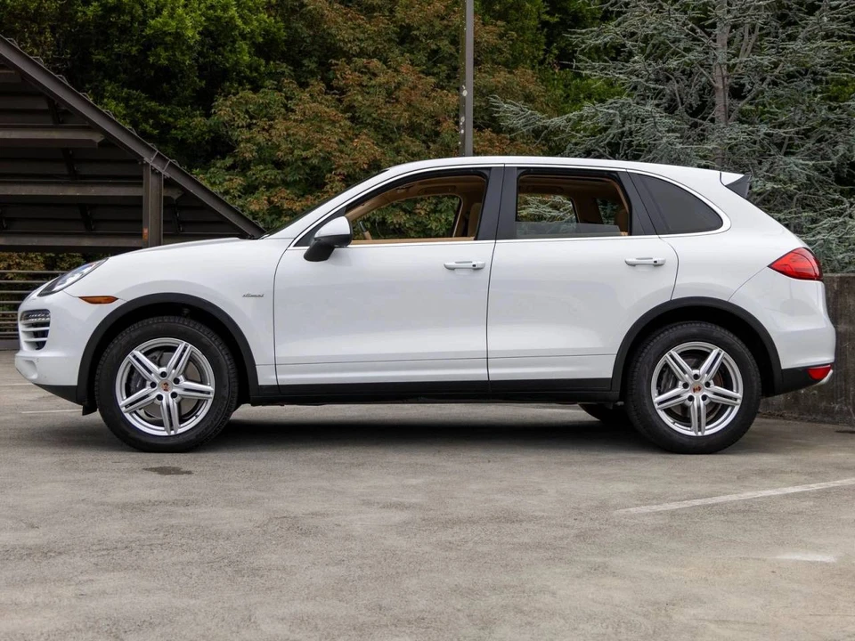 2014 Porsche 958 Cayenne Diesel - Image 2 of 5