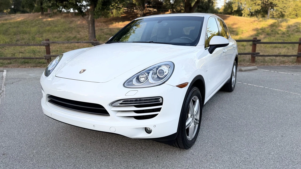 2014 Porsche 958 Cayenne Diesel - Image 25 of 31