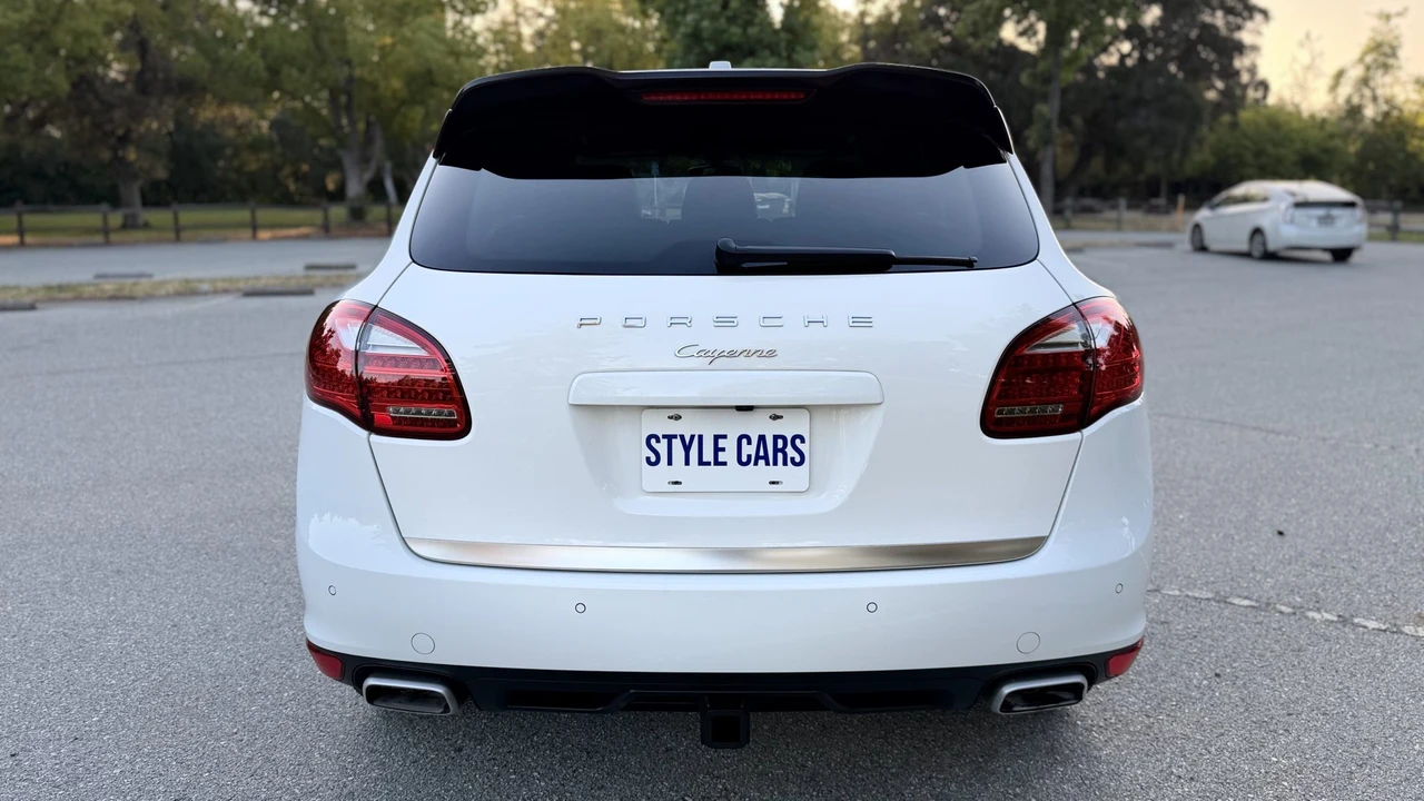 2014 Porsche 958 Cayenne Diesel - Image 30 of 31