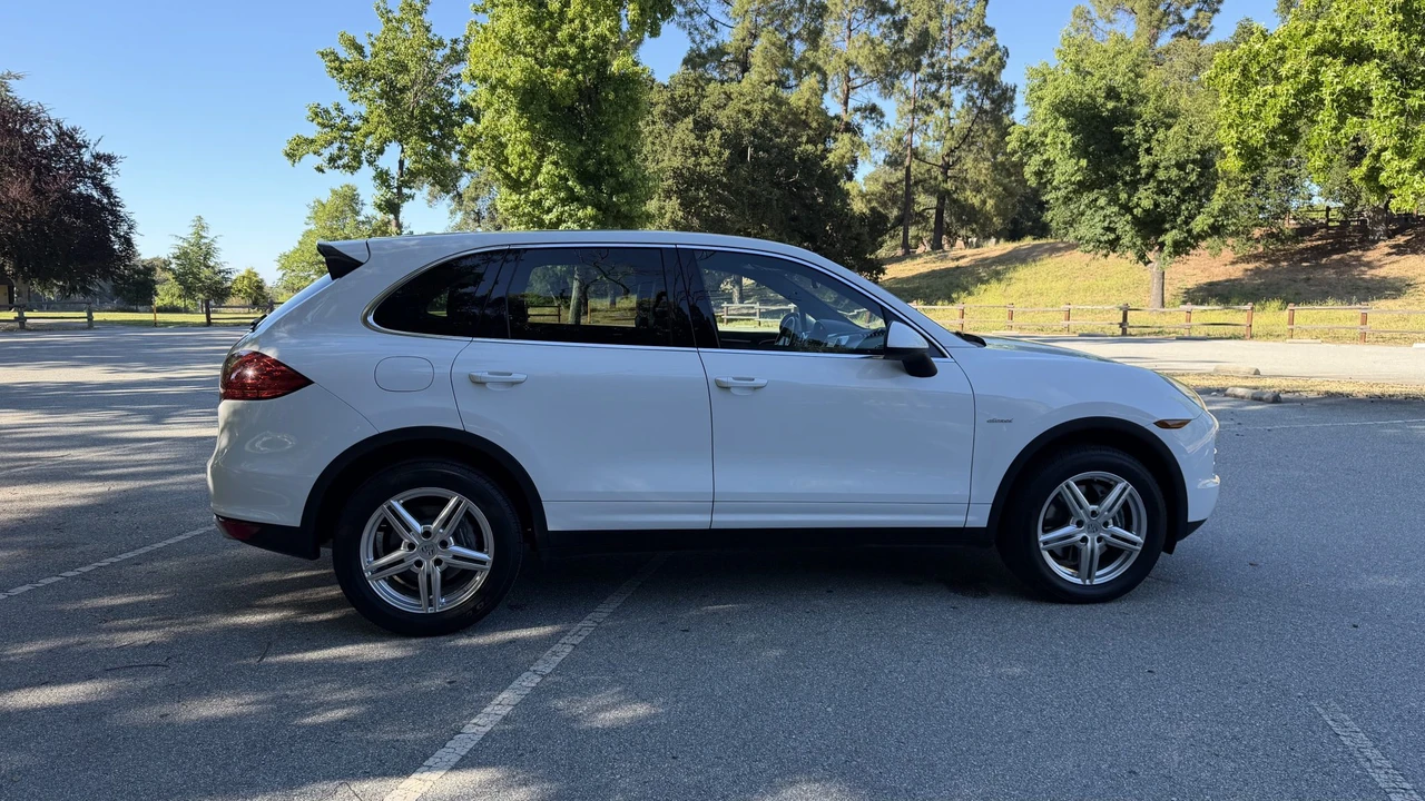 2014 Porsche 958 Cayenne Diesel - Image 10 of 31
