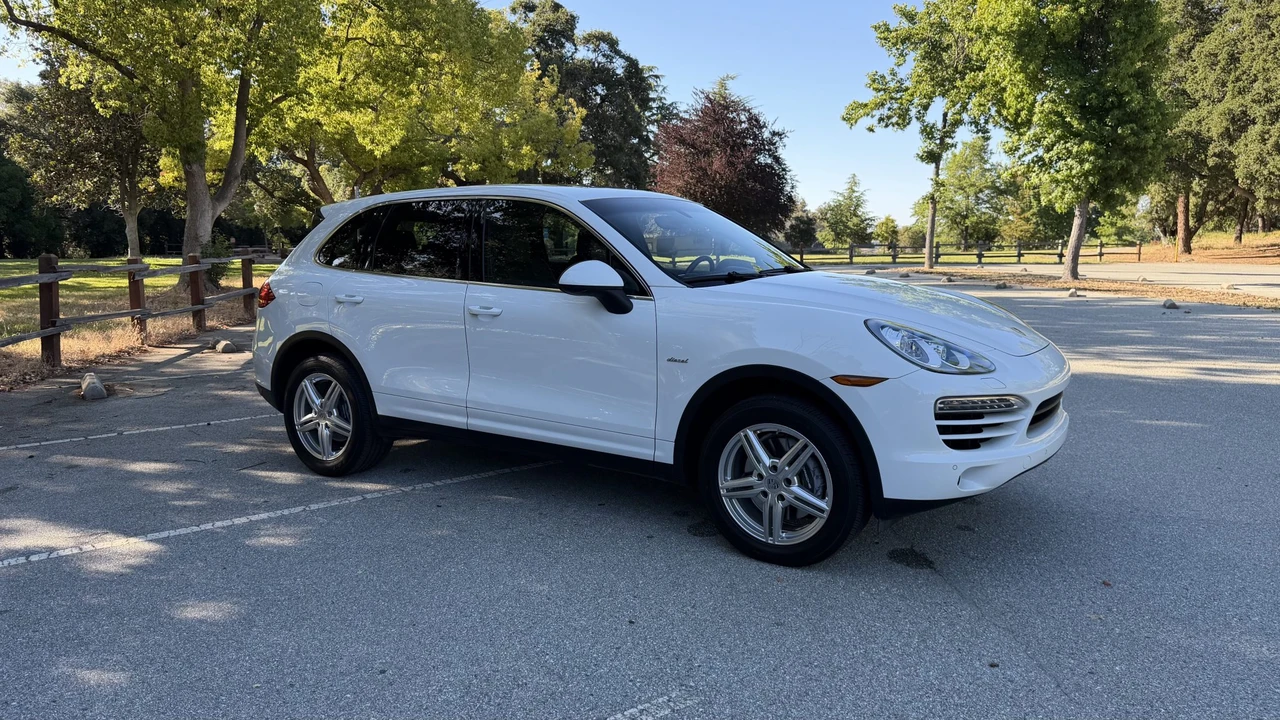 2014 Porsche 958 Cayenne Diesel - Image 11 of 31