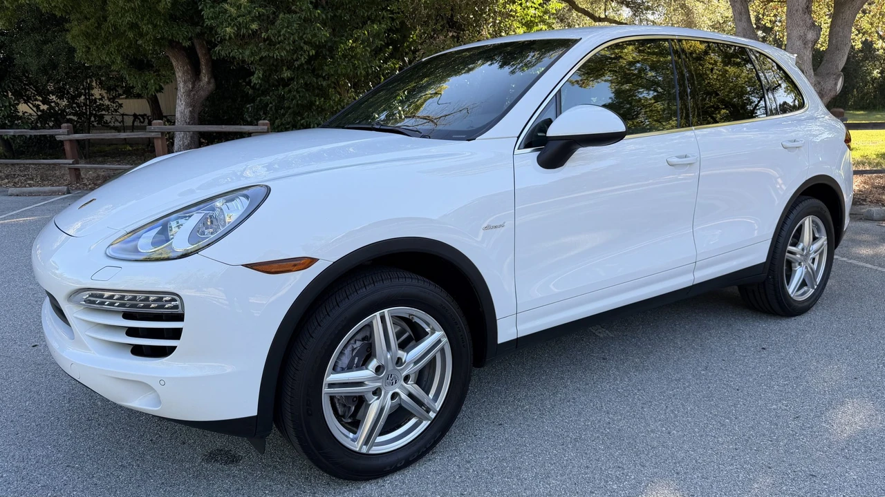 2014 Porsche 958 Cayenne Diesel - Image 15 of 31