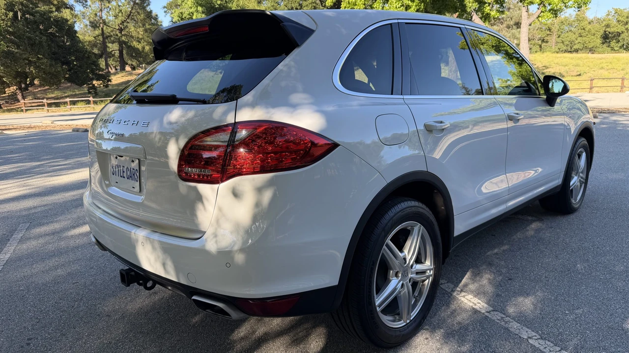 2014 Porsche 958 Cayenne Diesel - Image 19 of 31