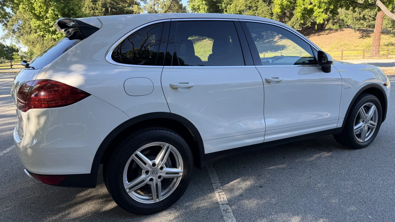 2014 Porsche 958 Cayenne Diesel - Image 20 of 31