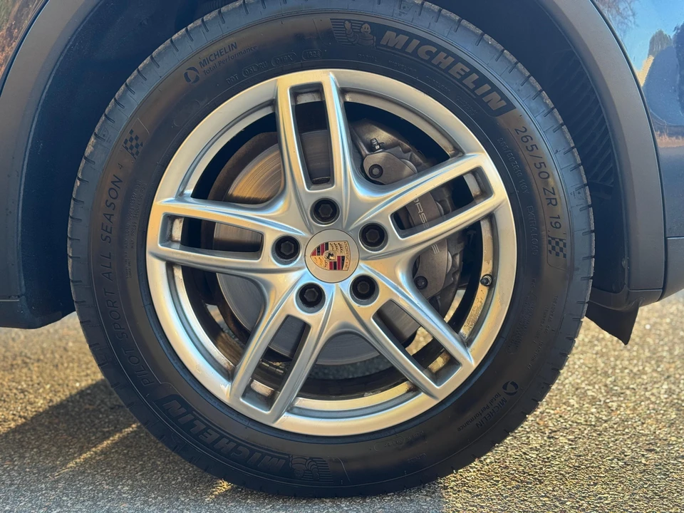 2014 Porsche 958 Cayenne Diesel - Image 25 of 31