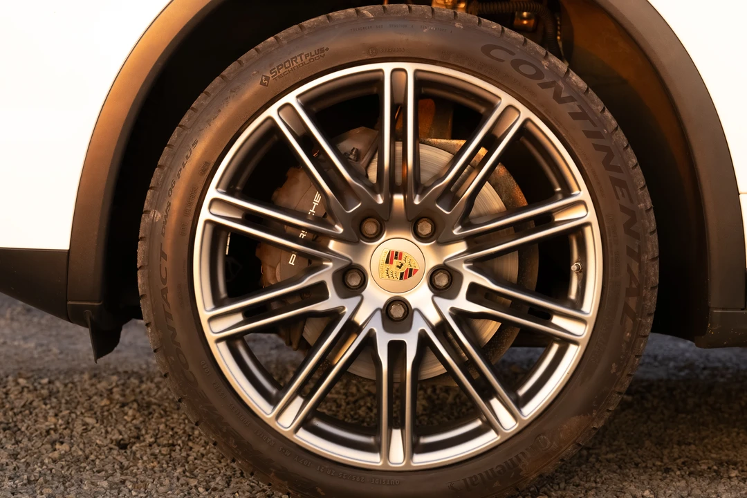 2014 Porsche 958 Cayenne Diesel - Image 30 of 31