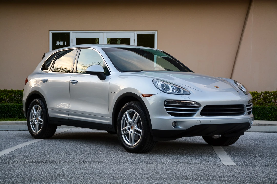 2014 Porsche 958 Cayenne Diesel - Image 2 of 31