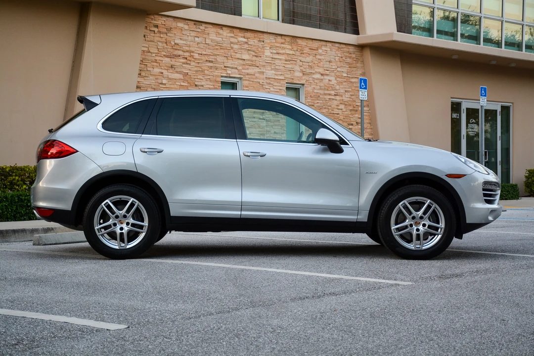 2014 Porsche 958 Cayenne Diesel - Image 18 of 31