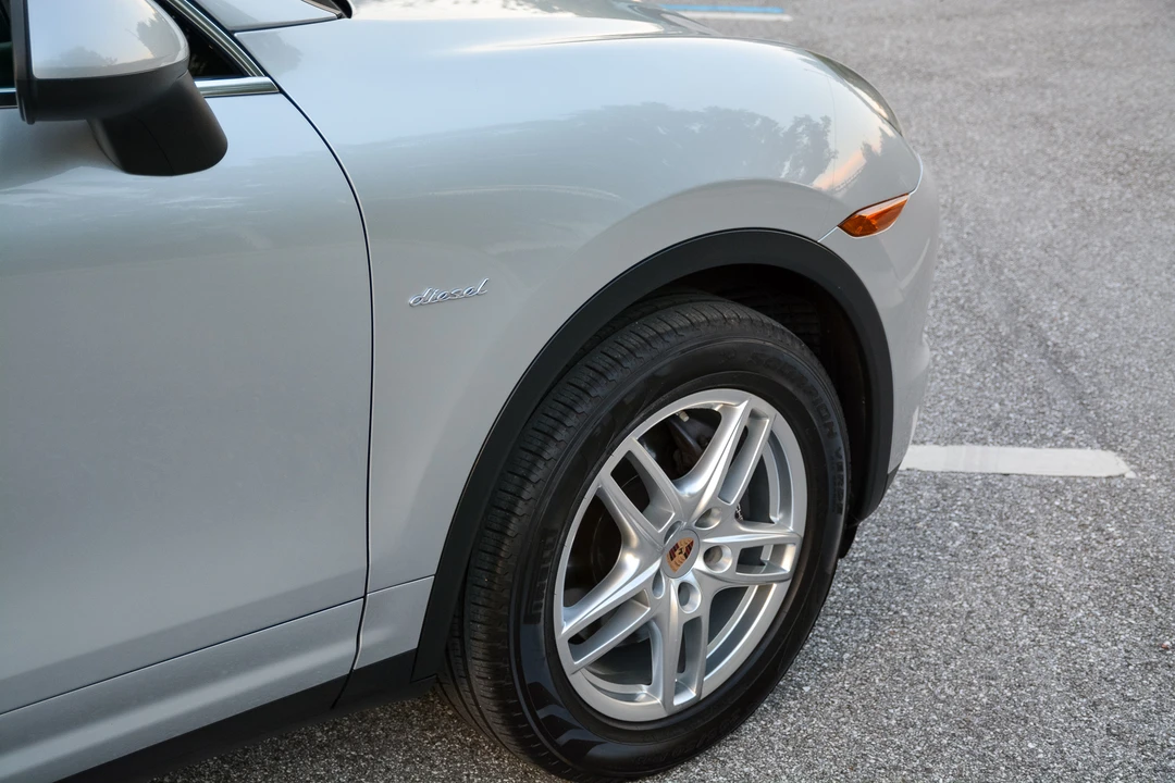 2014 Porsche 958 Cayenne Diesel - Image 30 of 31