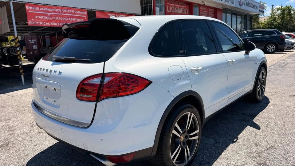 2014 Porsche 958 Cayenne Diesel - Image 3 of 20