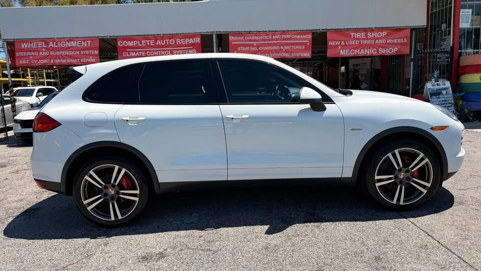 2014 Porsche 958 Cayenne Diesel - Image 2 of 20