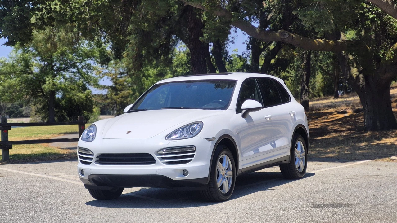 2014 Porsche 958 Cayenne Diesel - Image 2 of 31
