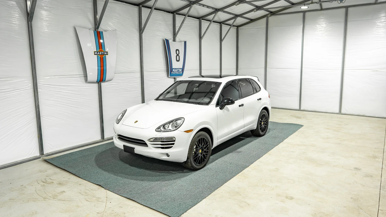 2014 Porsche 958 Cayenne Diesel - Image 2 of 31