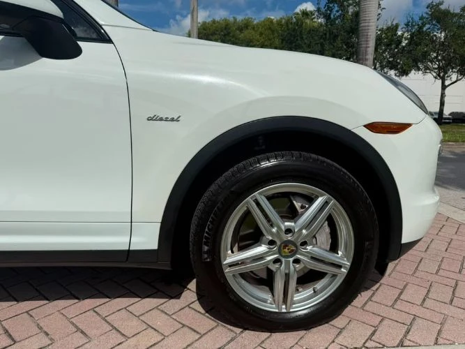 2014 Porsche 958 Cayenne Diesel - Image 13 of 31
