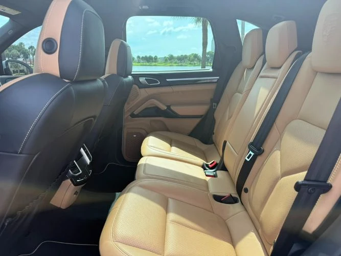 2014 Porsche 958 Cayenne Diesel - Image 26 of 31