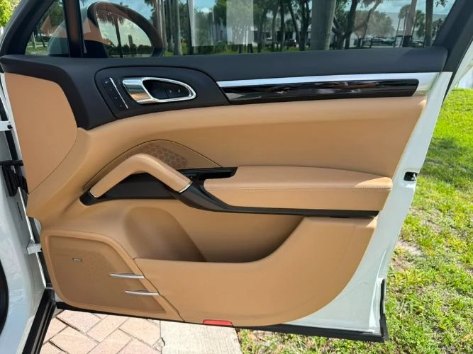 2014 Porsche 958 Cayenne Diesel - Image 31 of 31