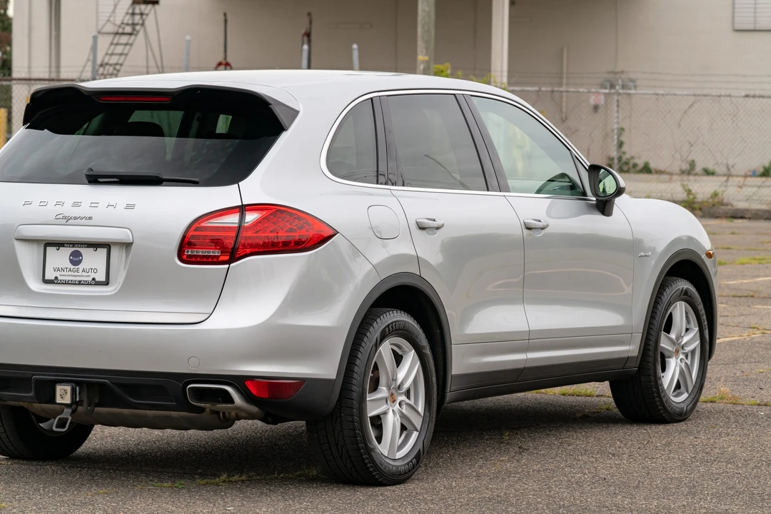 2014 Porsche 958 Cayenne Diesel - Image 30 of 31