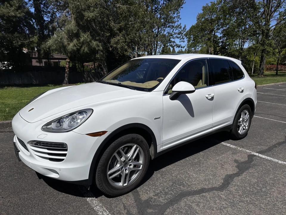 2014 Porsche 958 Cayenne Diesel - Image 2 of 31
