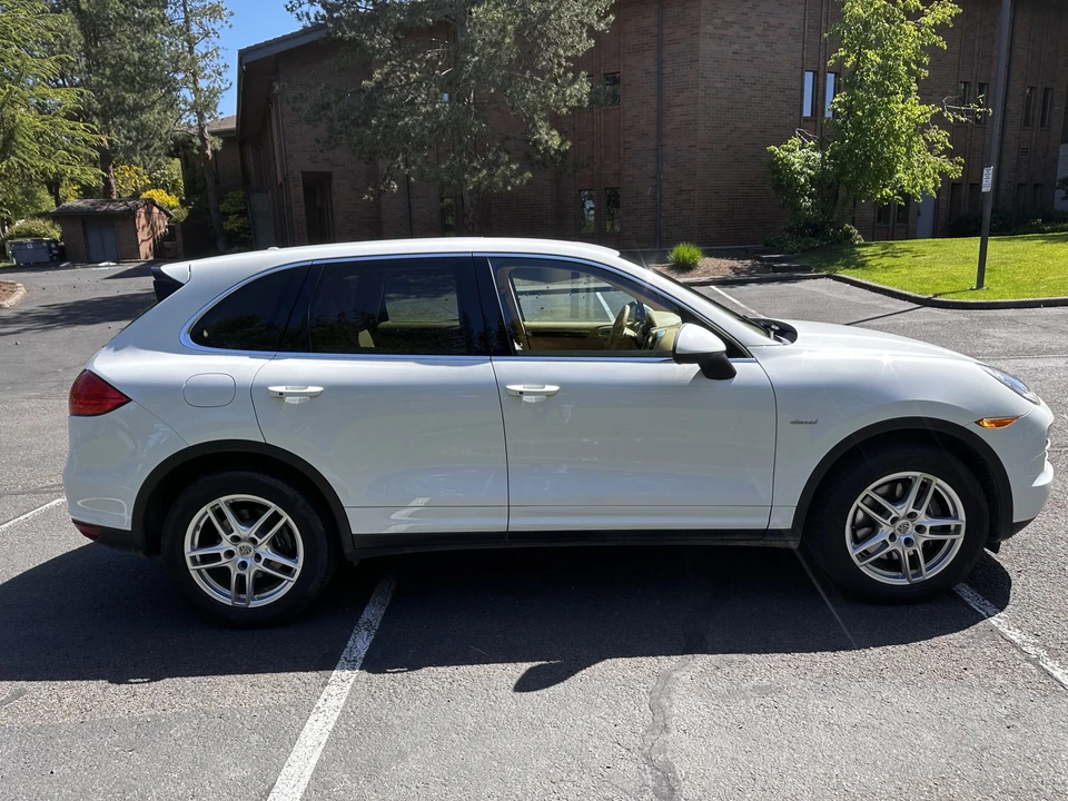 2014 Porsche 958 Cayenne Diesel - Image 30 of 31