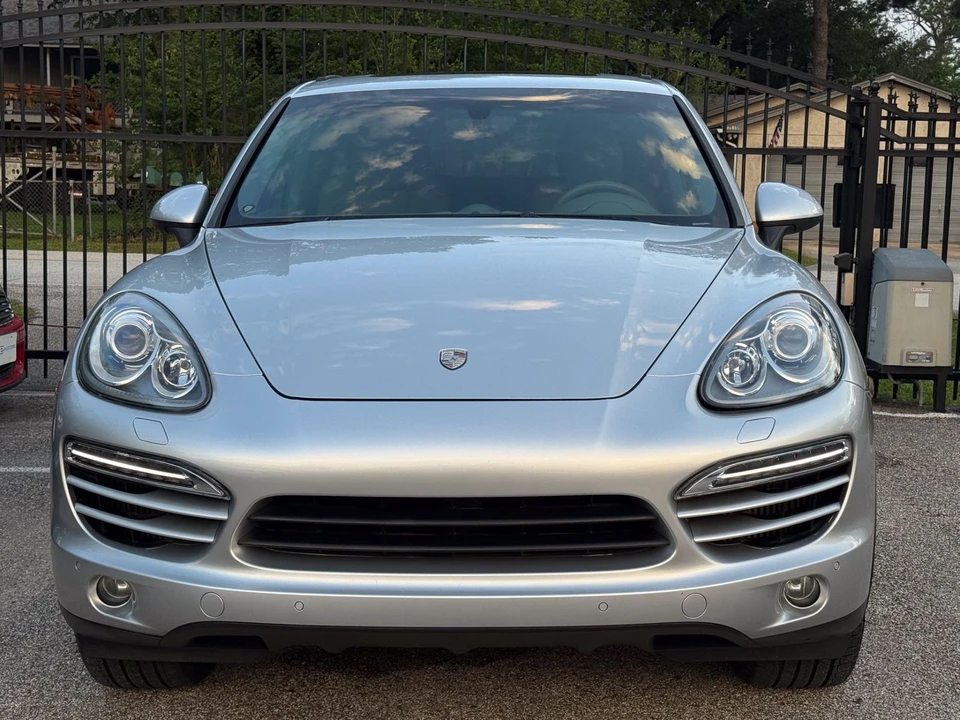 2014 Porsche - Image 2 of 12