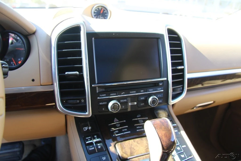 2014 Porsche 958 Cayenne Diesel - Image 16 of 21