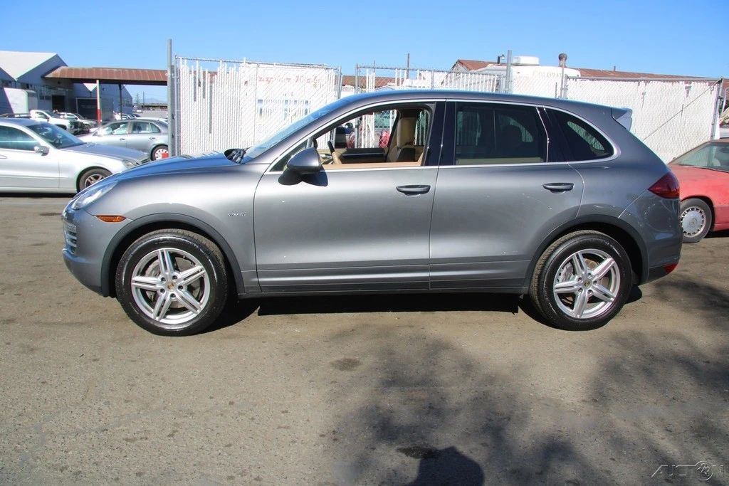 2014 Porsche 958 Cayenne Diesel - Image 3 of 21