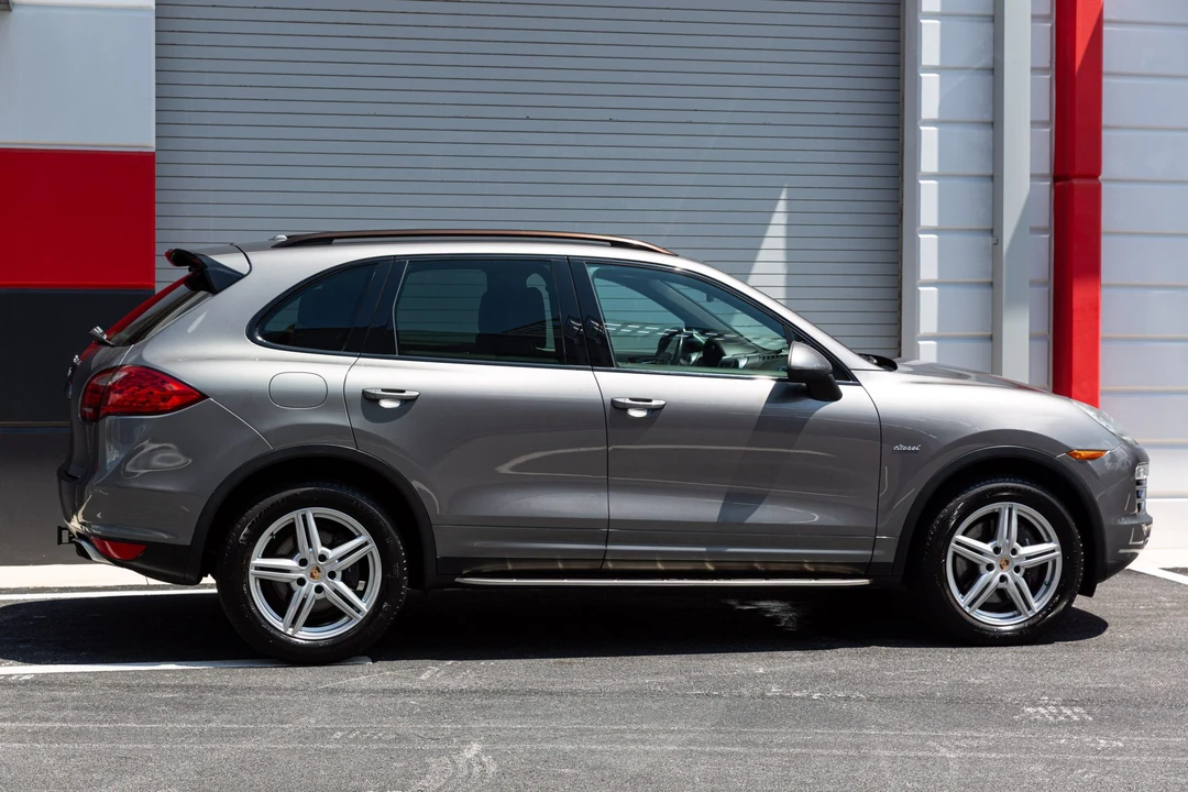 2014 Porsche 958 Cayenne Diesel - Image 25 of 31