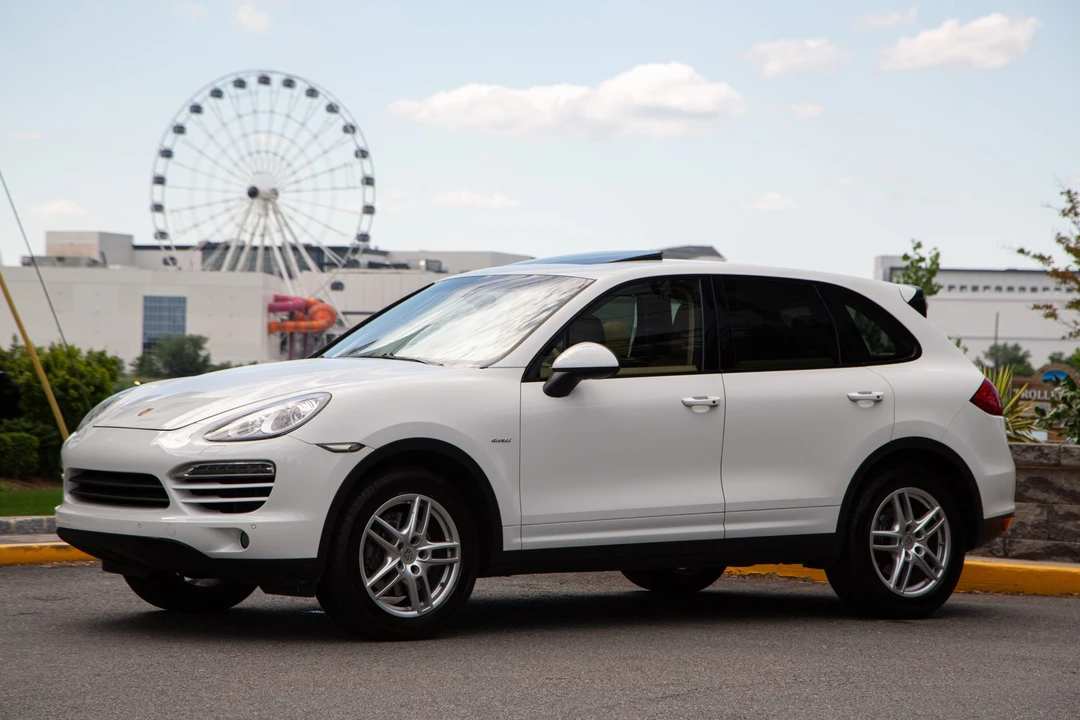 2014 Porsche 958 Cayenne Diesel - Image 2 of 31