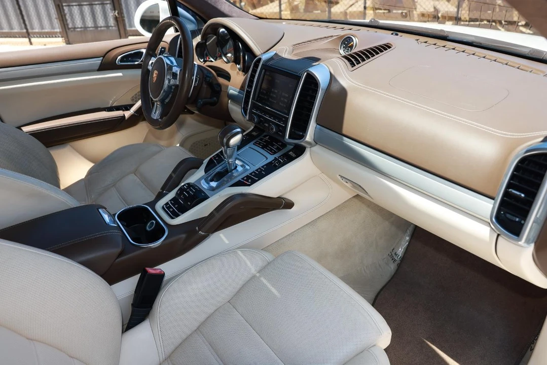 2014 Porsche 958 Cayenne GTS - Image 18 of 31