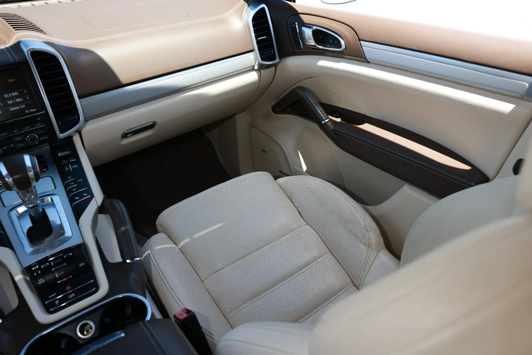 2014 Porsche 958 Cayenne GTS - Image 23 of 31