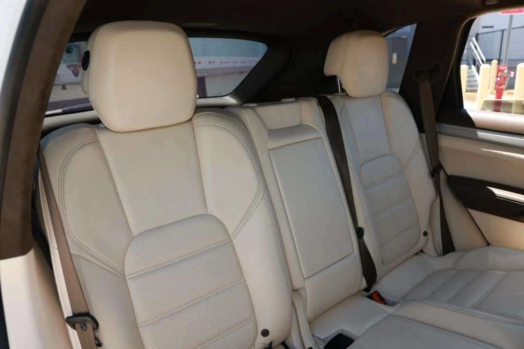 2014 Porsche 958 Cayenne GTS - Image 16 of 31