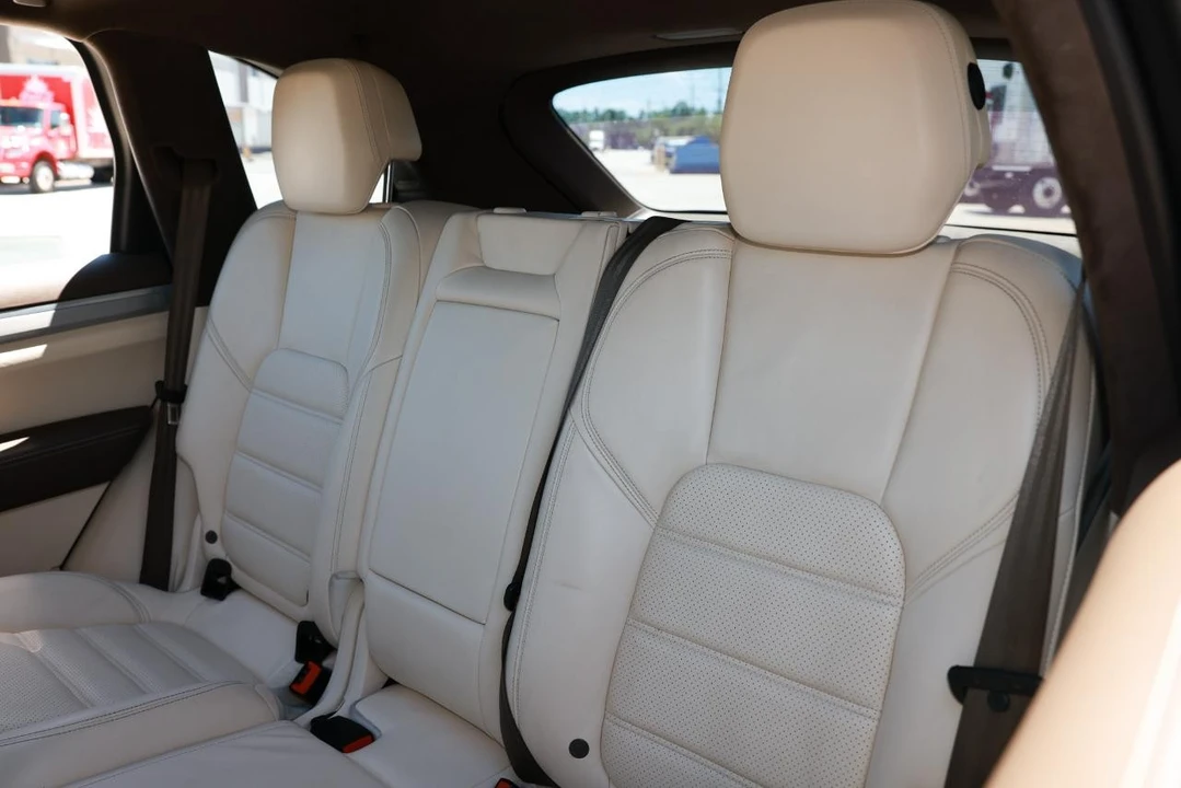 2014 Porsche 958 Cayenne GTS - Image 10 of 31
