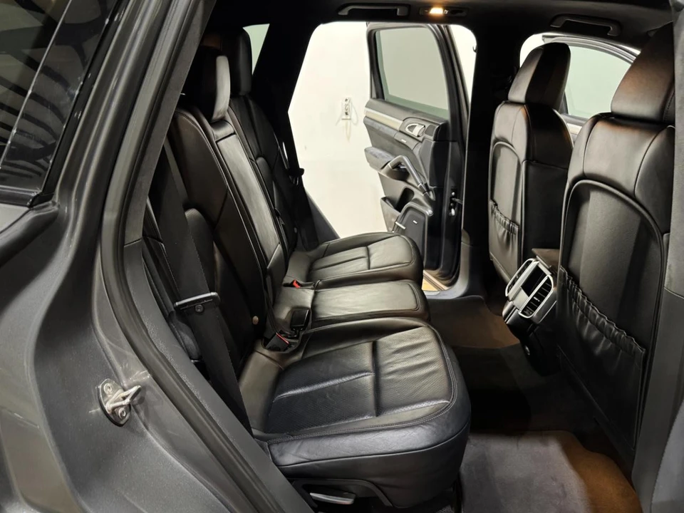 2014 Porsche 958 Cayenne GTS - Image 16 of 31