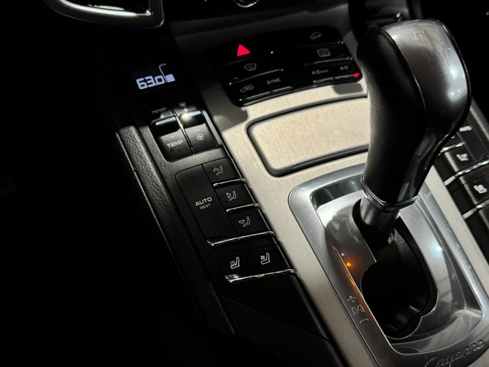 2014 Porsche 958 Cayenne GTS - Image 26 of 31