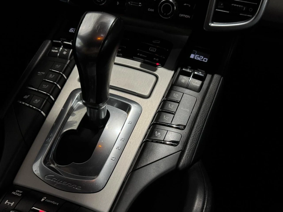 2014 Porsche 958 Cayenne GTS - Image 27 of 31