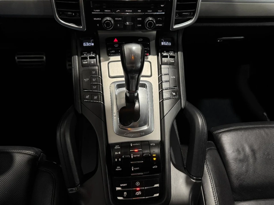 2014 Porsche 958 Cayenne GTS - Image 29 of 31