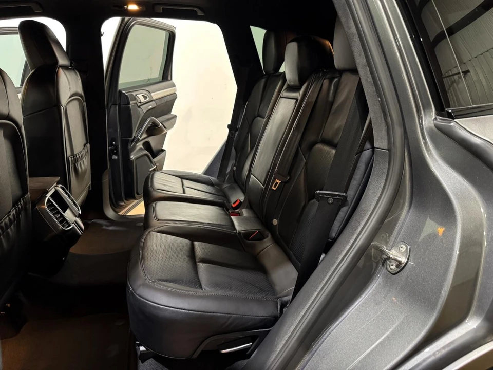2014 Porsche 958 Cayenne GTS - Image 17 of 31