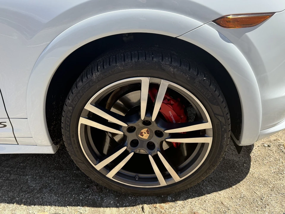 2014 Porsche 958 Cayenne GTS - Image 13 of 31