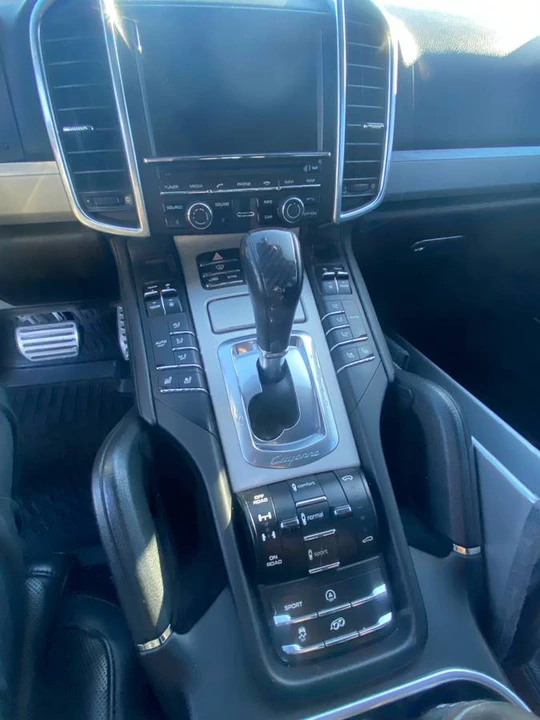 2014 Porsche 958 Cayenne GTS - Image 12 of 23