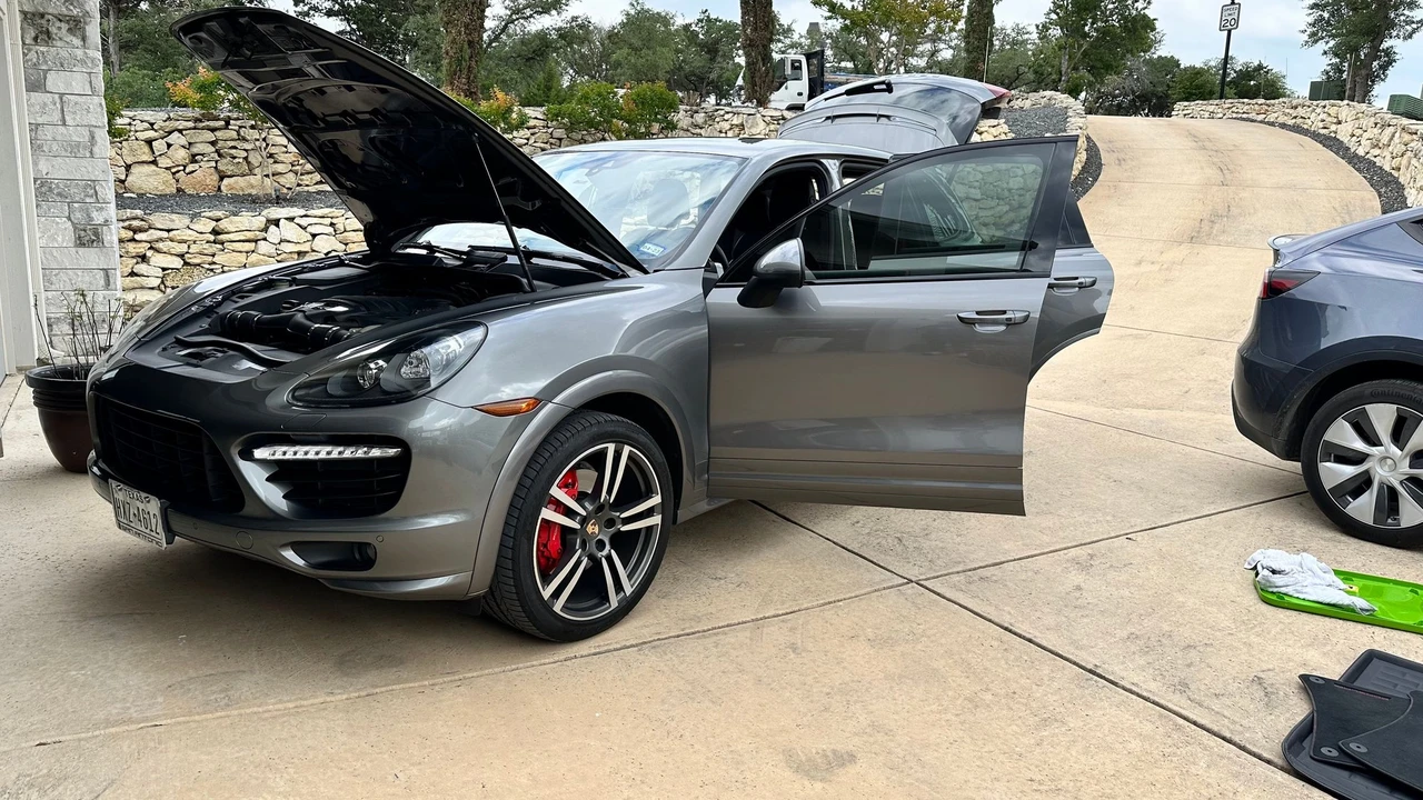 2014 Porsche 958 Cayenne GTS - Image 30 of 31