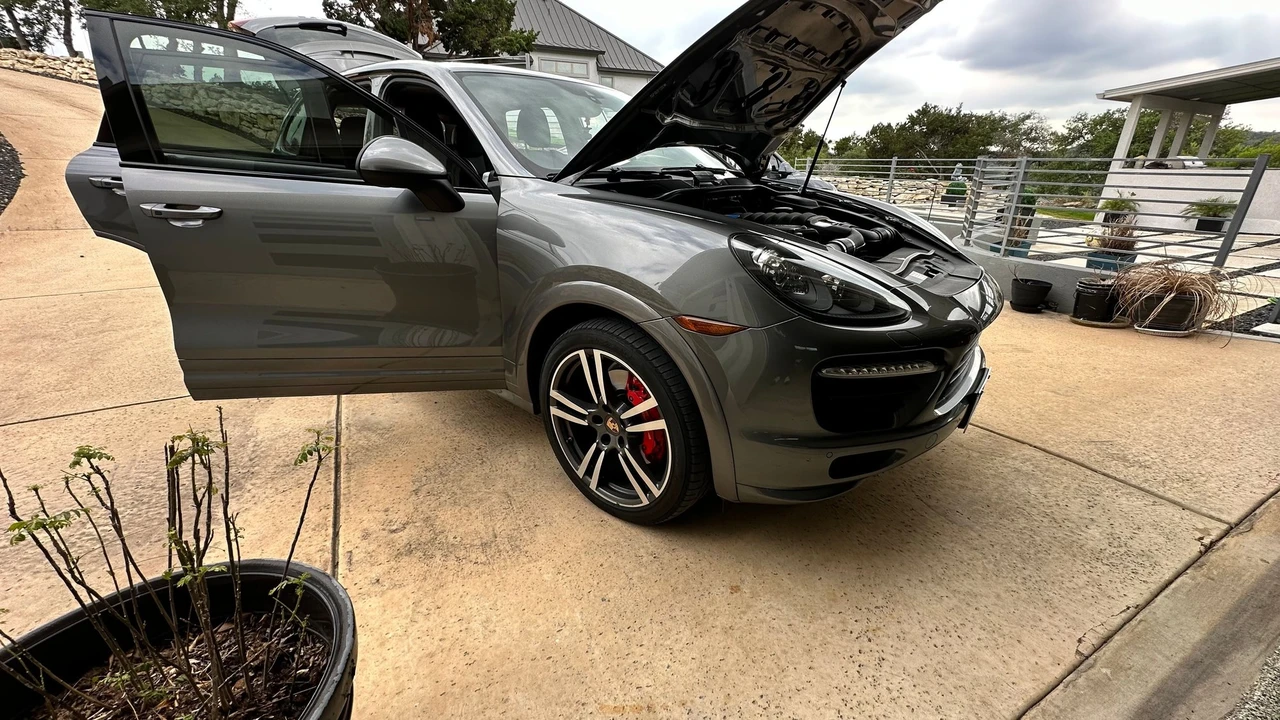 2014 Porsche 958 Cayenne GTS - Image 27 of 31