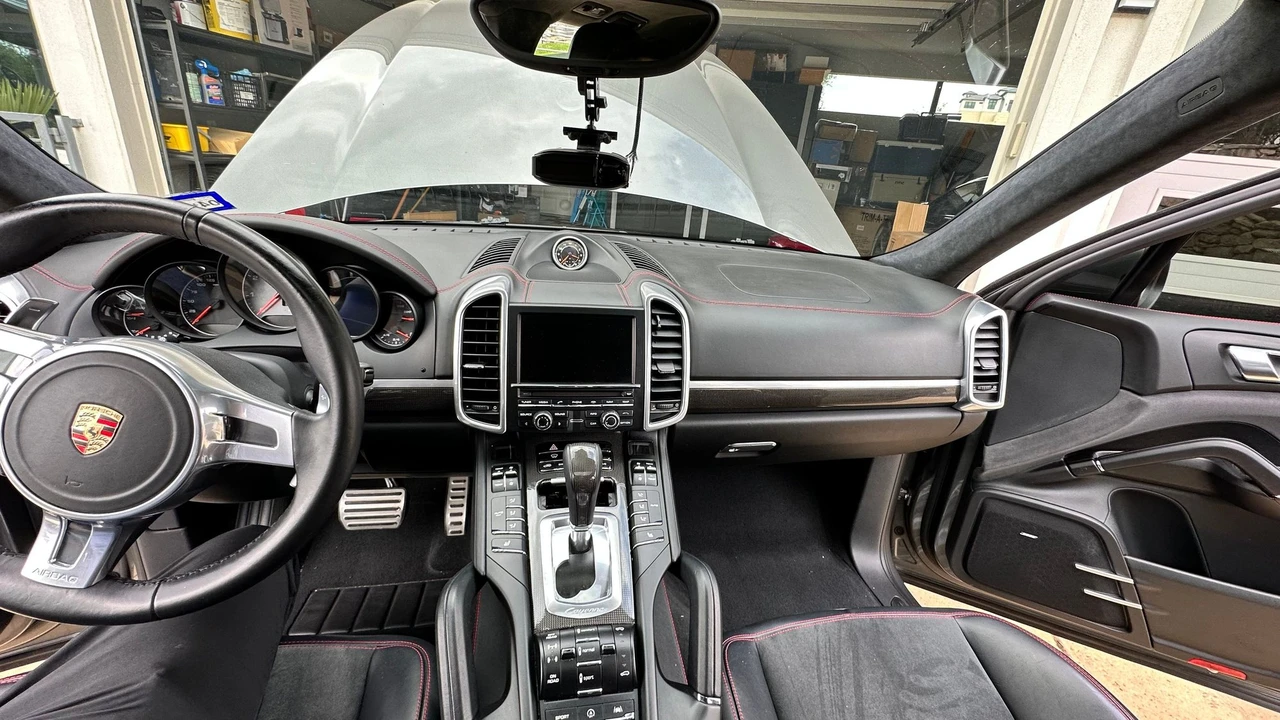 2014 Porsche 958 Cayenne GTS - Image 20 of 31