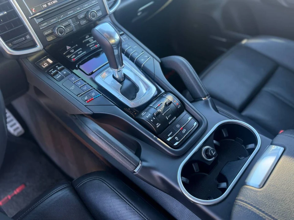 2014 Porsche 958 Cayenne GTS - Image 15 of 23