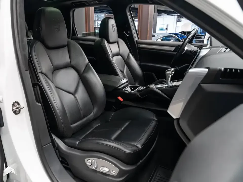 2014 Porsche 958 Cayenne GTS - Image 8 of 9
