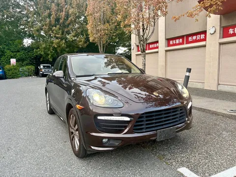 2014 Porsche Cayenne GTS
