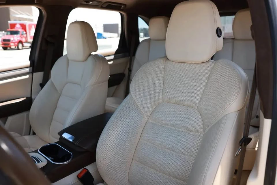 2014 Porsche 958 Cayenne GTS - Image 6 of 8