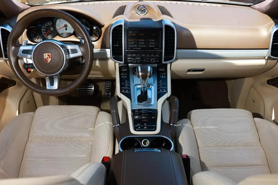 2014 Porsche 958 Cayenne GTS - Image 2 of 8